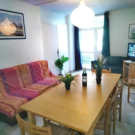 Du Parc Des Tilleuls De 82 M2 Pkg Free リヨン
